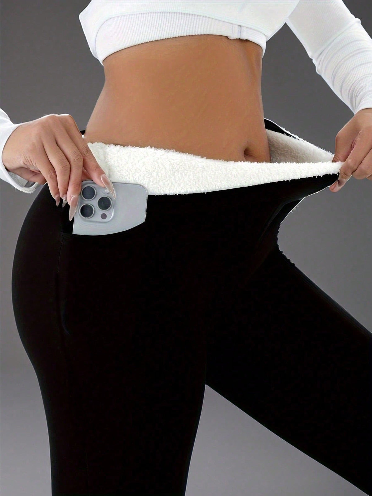 Women's High-Waist Thermal Leggings with Pockets in Black